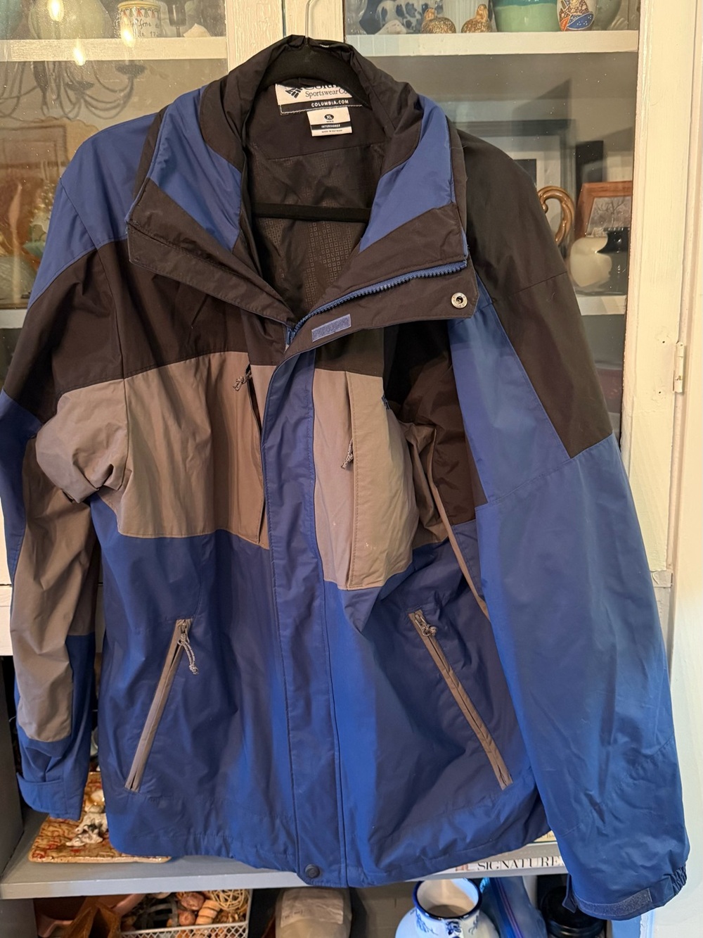 Columbia Men's Blue Black and Gray Colorblock Raincoat